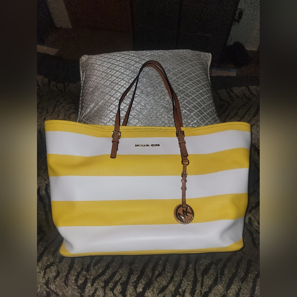 michael kors jet set extra large travel tote striped saffiano citrus white